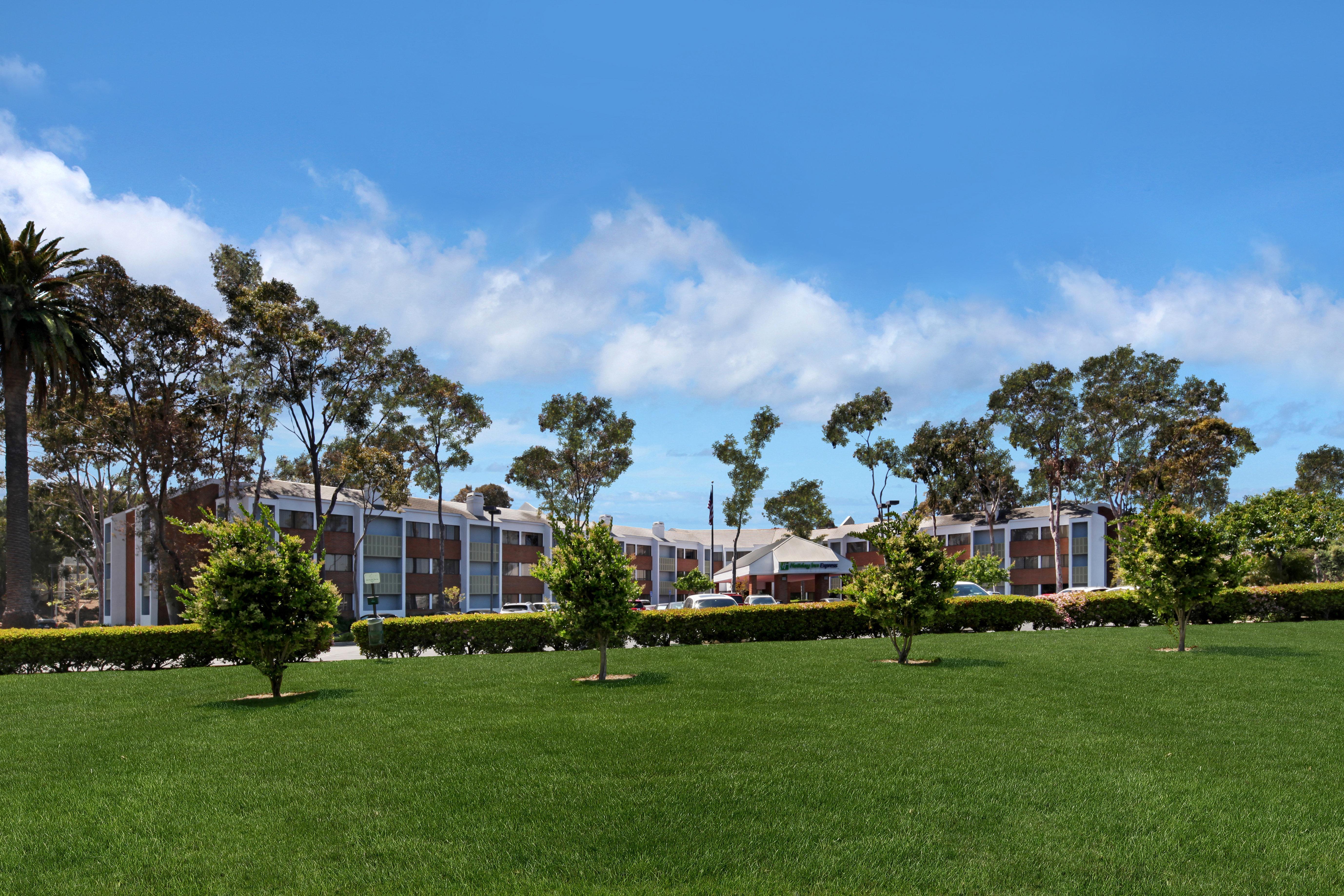 Holiday Inn Express Port Hueneme By Ihg Esterno foto
