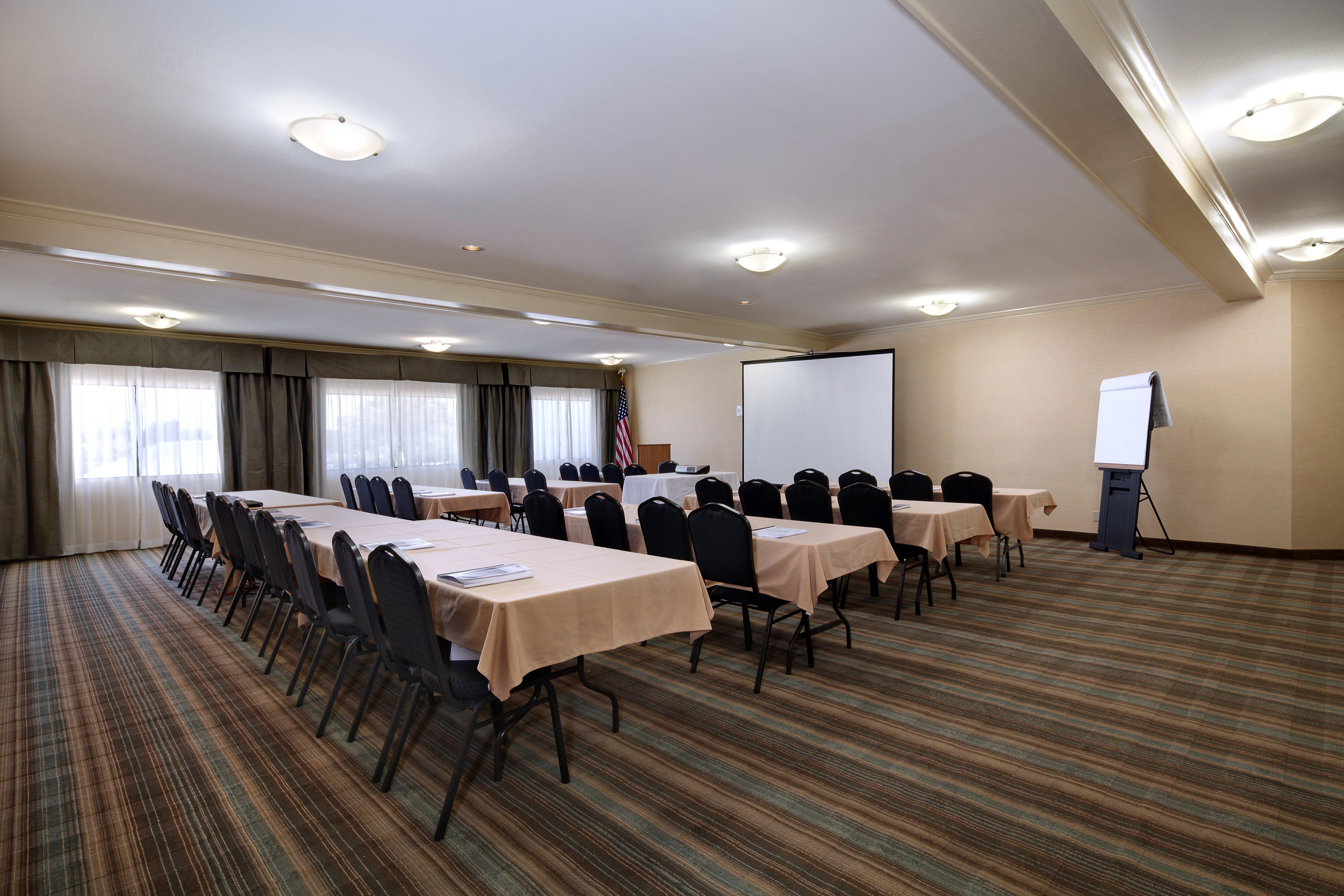 Holiday Inn Express Port Hueneme By Ihg Esterno foto